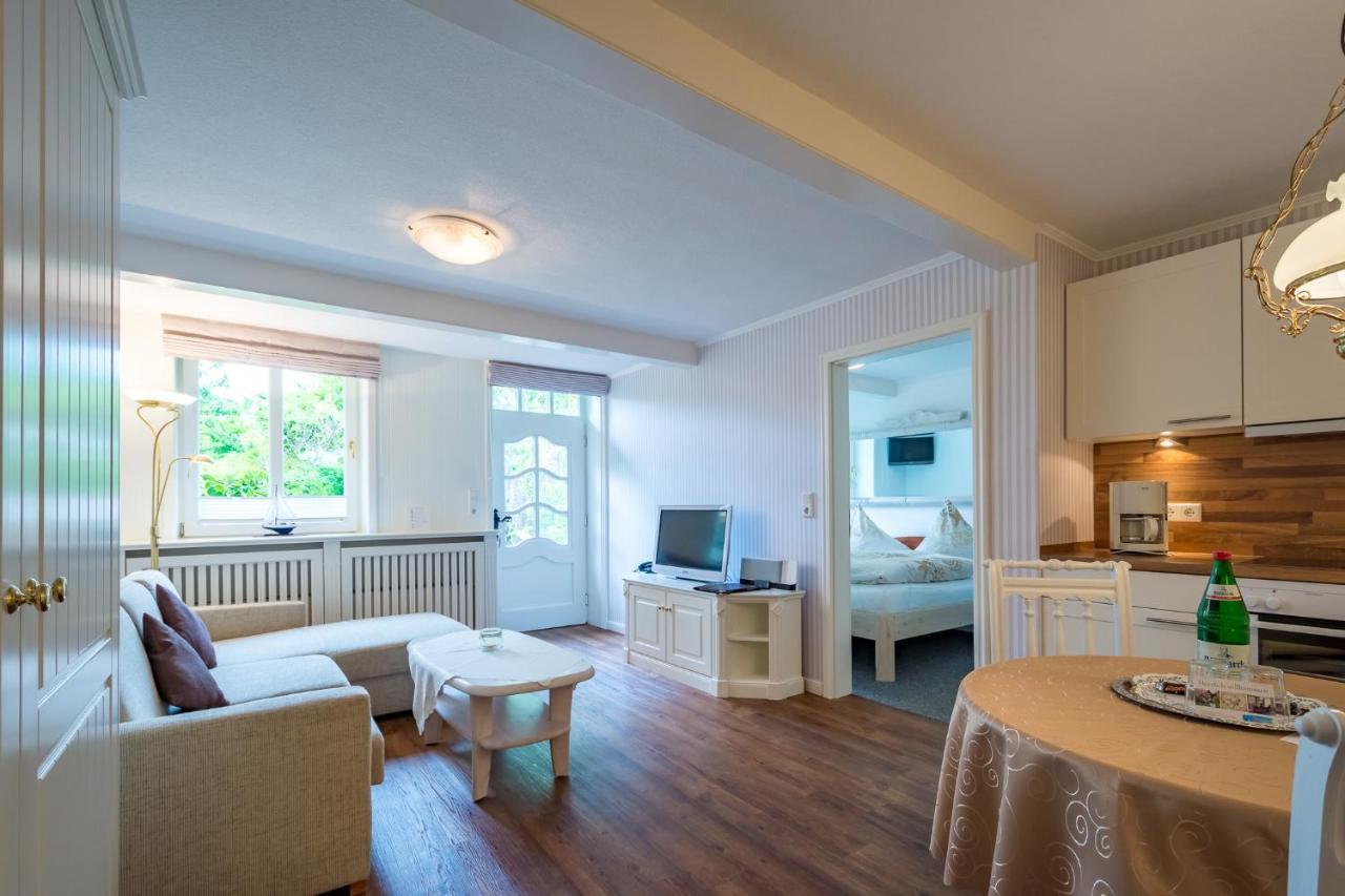 Inselhotel Arfsten Wyk auf Föhr Exterior foto